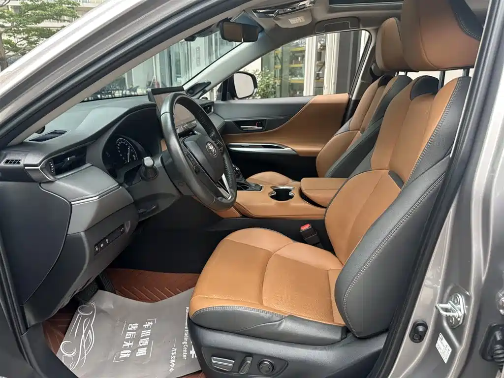 Toyota Venza 2022 2.0L CVT 2WD Premium фото 14