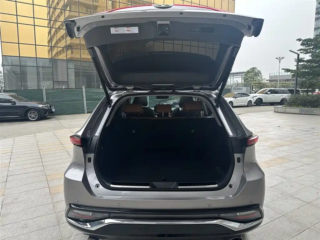Toyota Venza 2022 2.0L CVT 2WD Premium фото 19