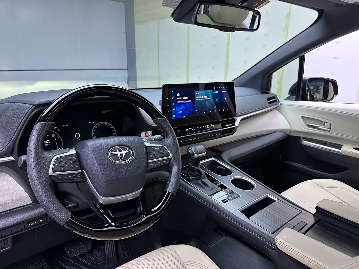 Toyota Sienna 2021 2.5L Hybrid Ultimate Edition фото 10