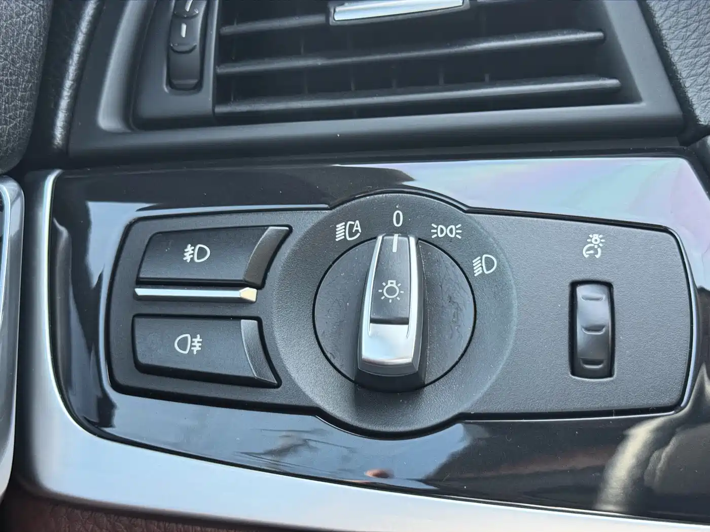 BMW 5 Series 2014 520Li Elegance фото 19