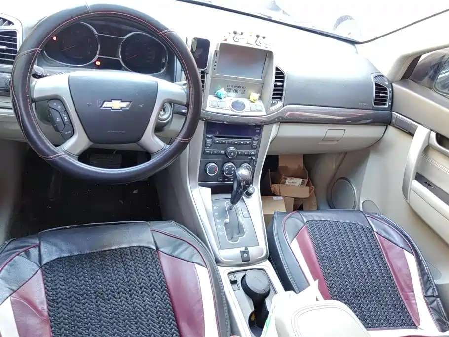 Chevrolet Captiva 2015 2.4L 2WD Urban Edition 5-seater фото 16