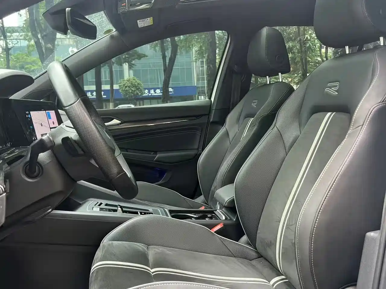 Volkswagen Golf 2021 280TSI DSG R-Line фото 8