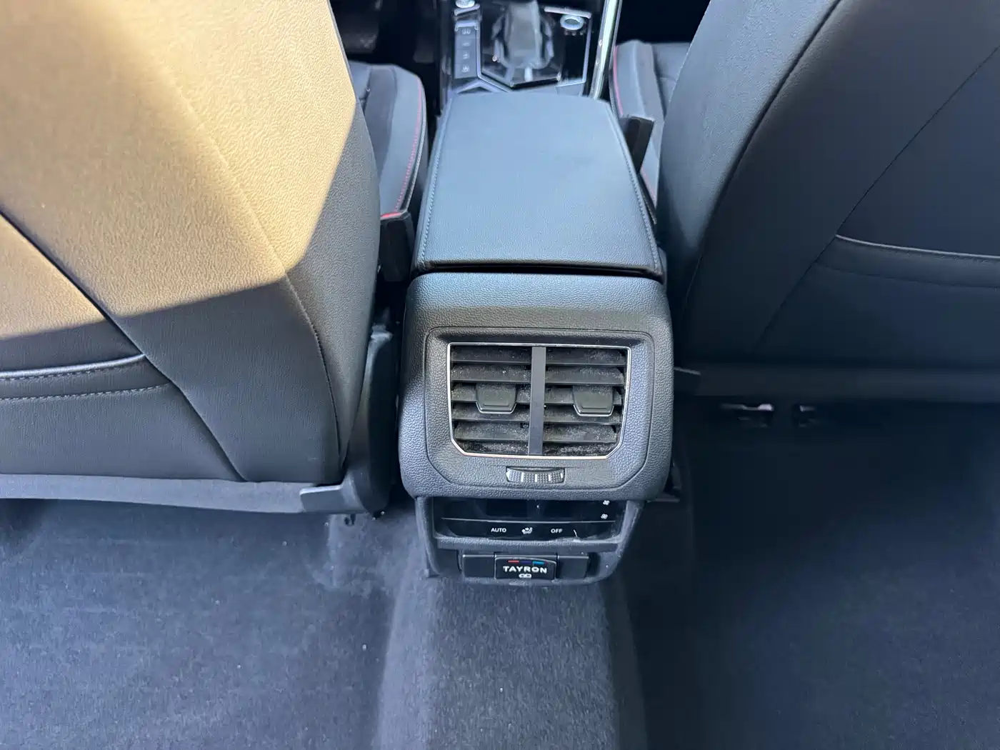 Volkswagen Tayron 2022 330TSI 2WD Luxury Smart Connect Edition фото 13