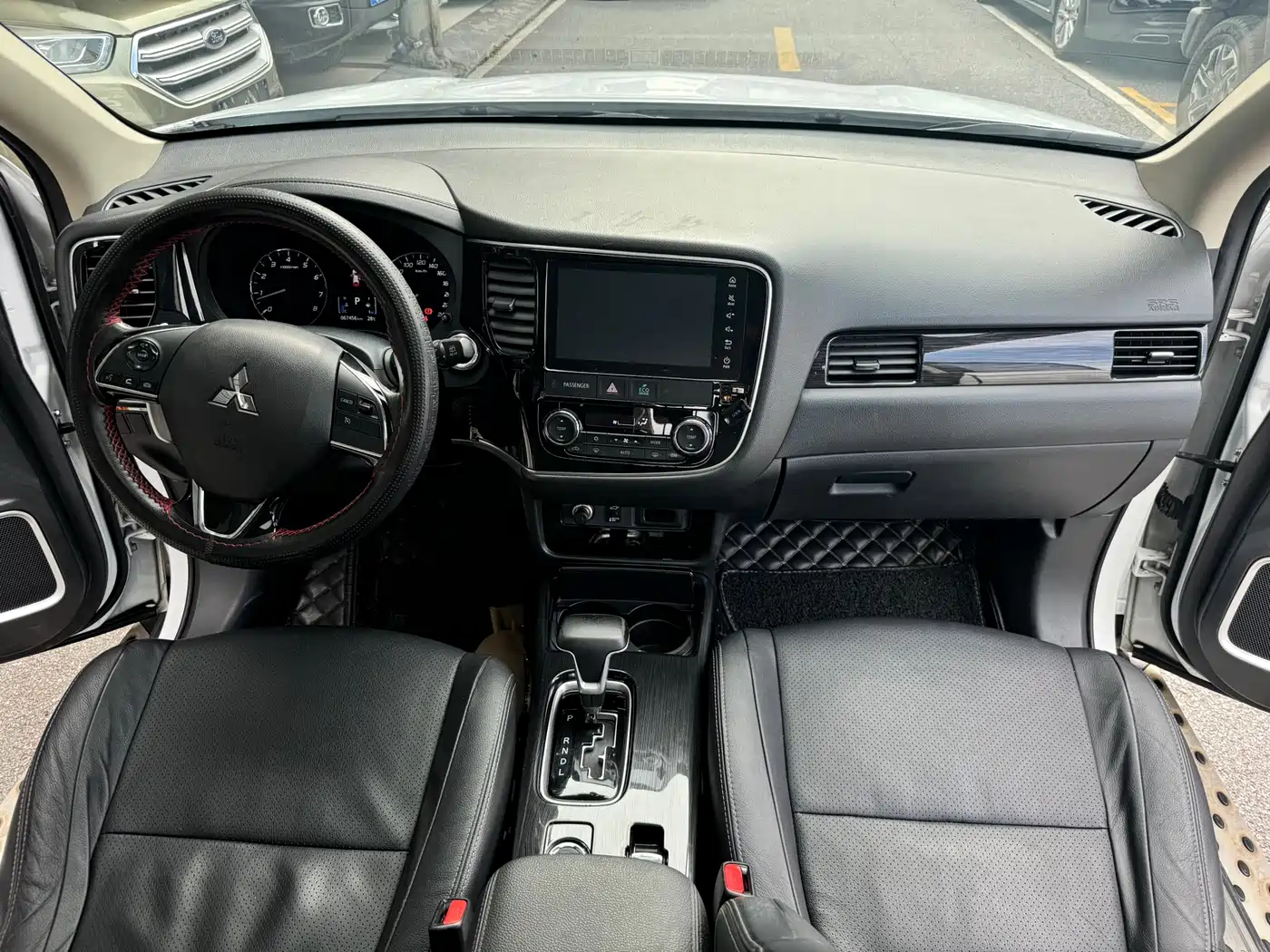 Mitsubishi Outlander 2018 2.4L 4WD Elite Edition 5-seater фото 12