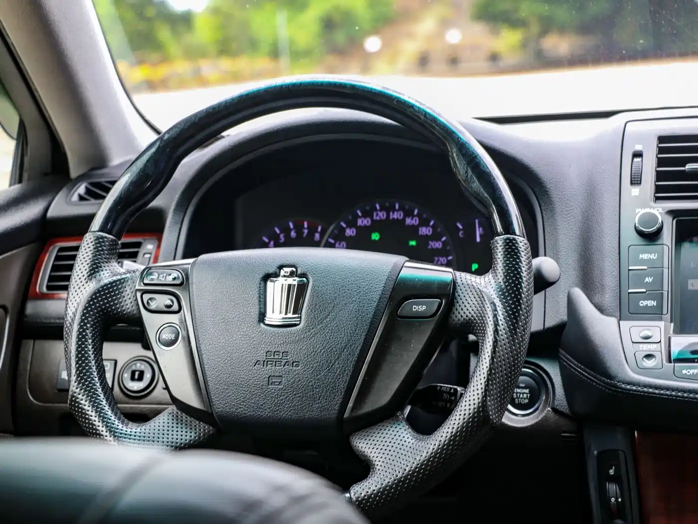 Фото 5 - Toyota Crown