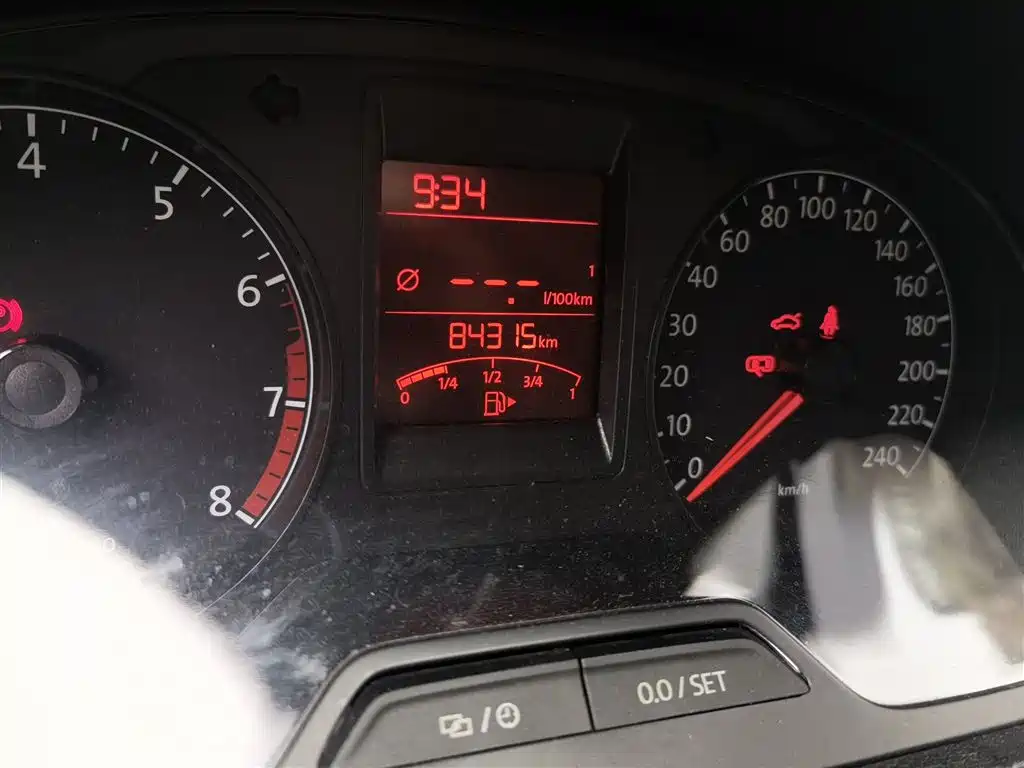 Volkswagen Jetta 2013 1.6L Manual Comfort фото 8