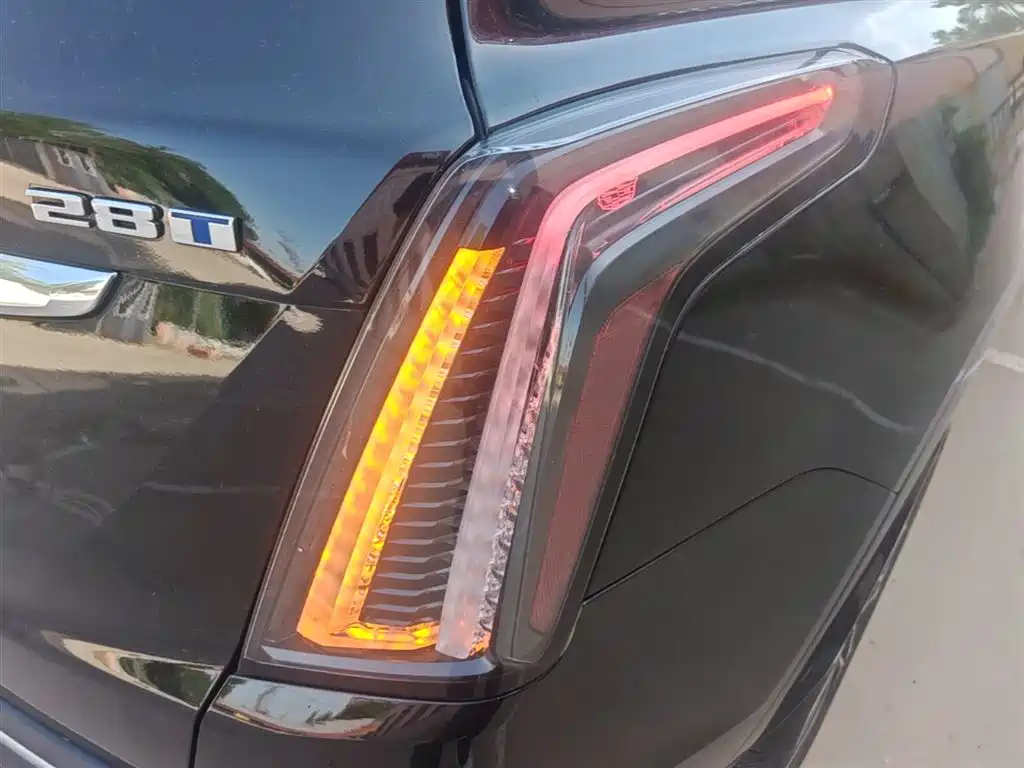 CADILLAC XT5