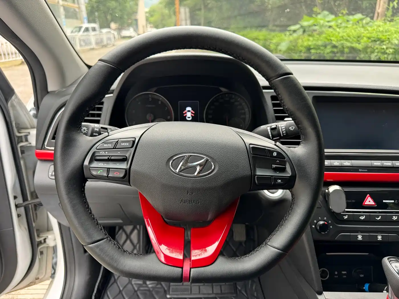 Hyundai Elantra 2016 1.4T DCT Dynamic·Vitality фото 16