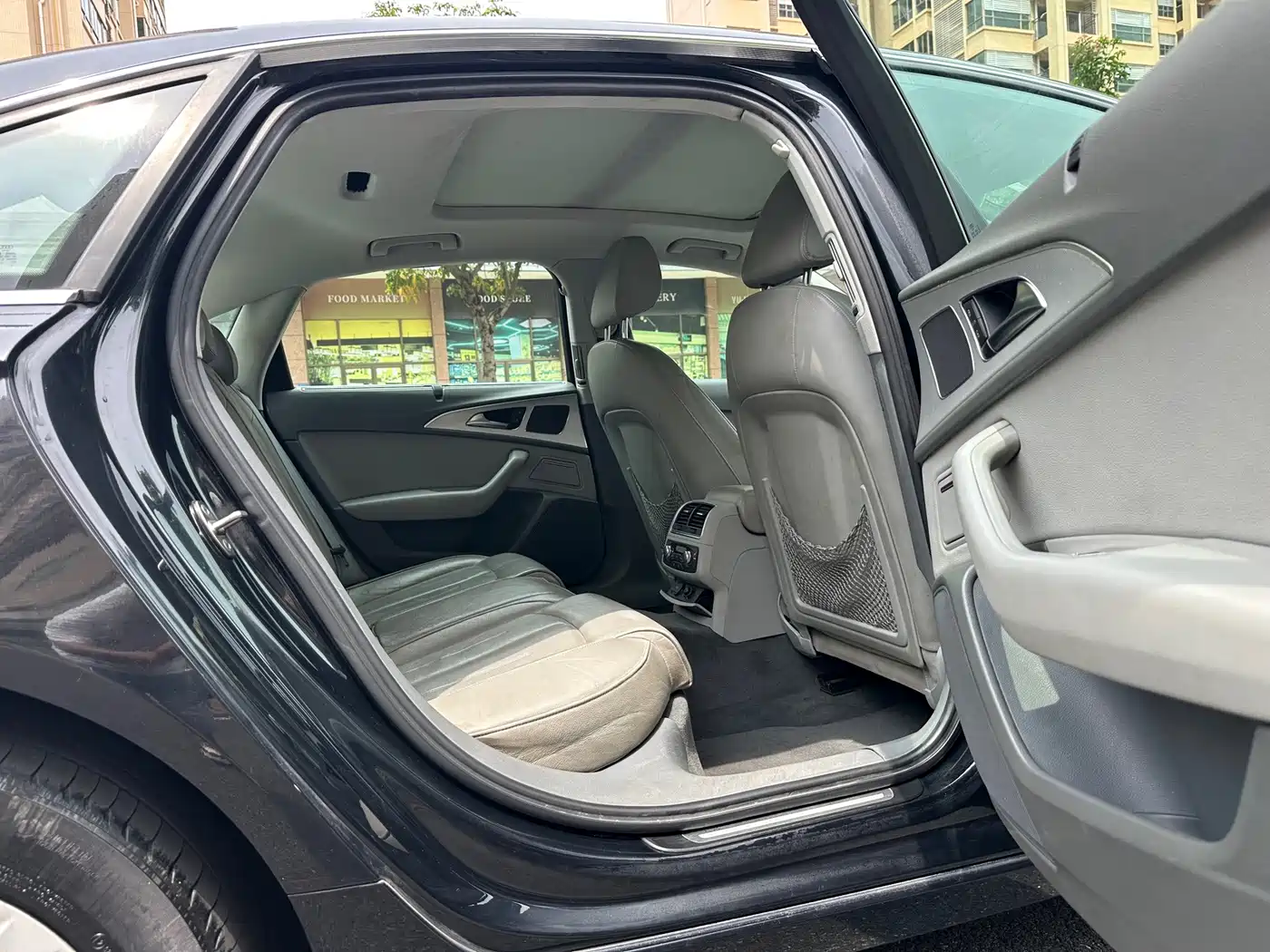 Фото 12 - Audi A6L