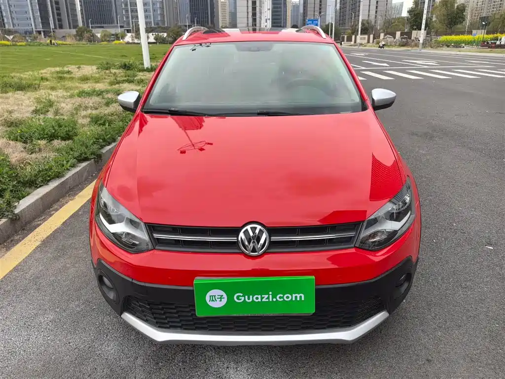 Volkswagen Polo 2014 1.6L Cross Polo Automatic фото 3