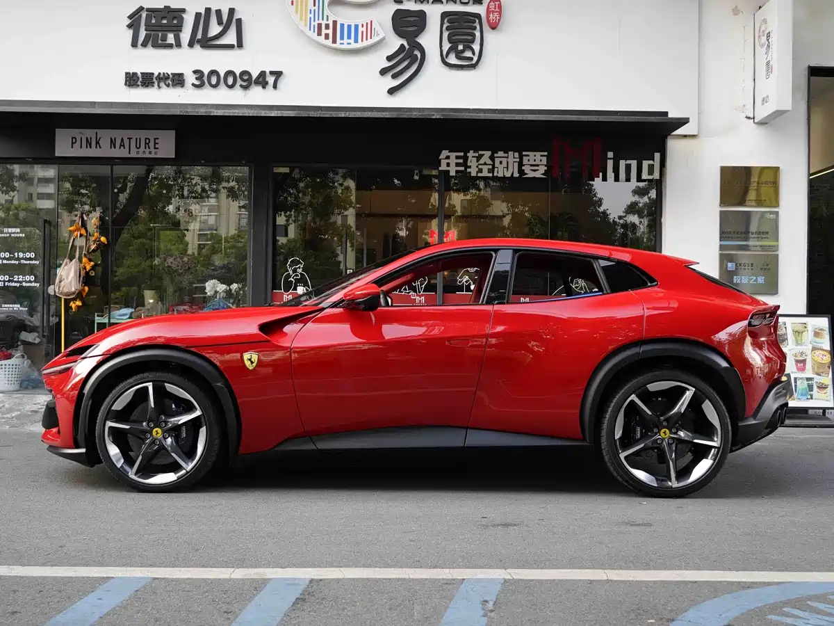 Ferrari Purosangue 2025 2023 6.5L V12