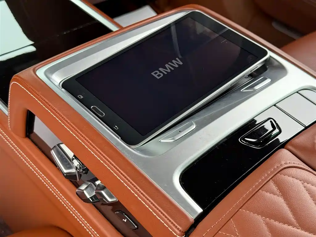 BMW 7 Series 2019 Facelift 740Li xDrive Executive Luxury Package фото 11