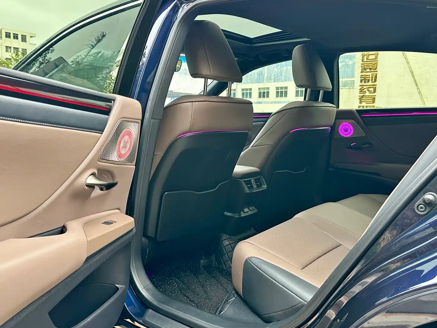 Lexus ES 2025 200 Ultimate Edition фото 6
