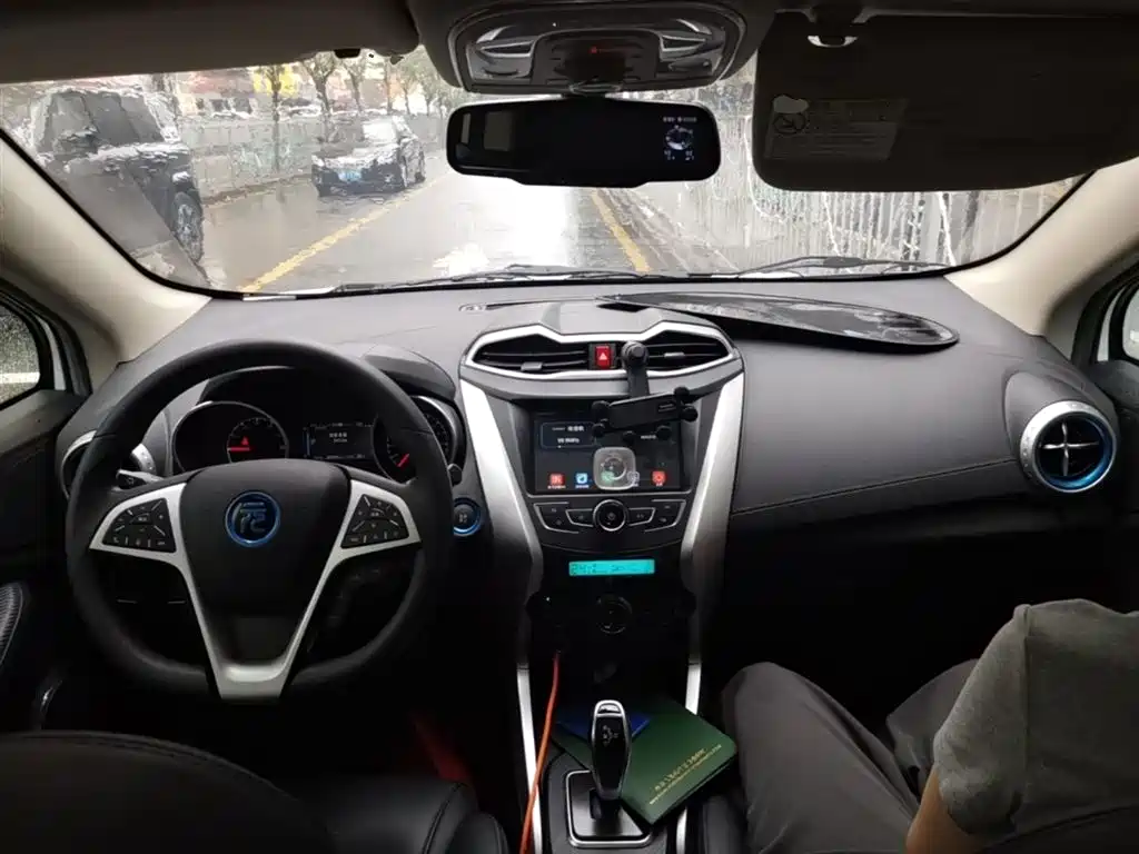 BYD Yuan New Energy 2018 EV360 Smart Connected Cool Edition фото 5