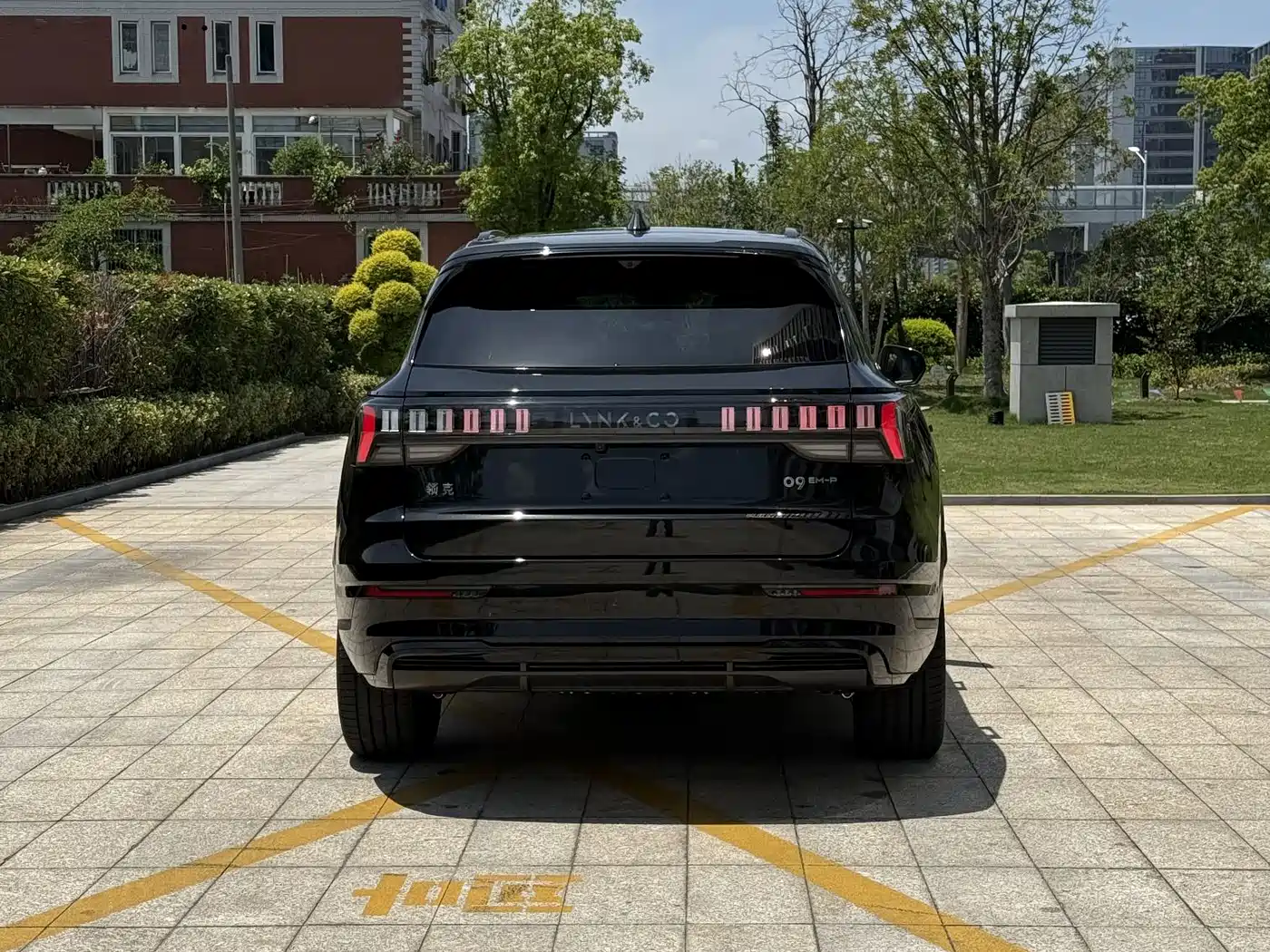 Lynk & Co 09 EM-P 2025 Model 2.0TD EM-P 4WD Max 5-Seater фото 11