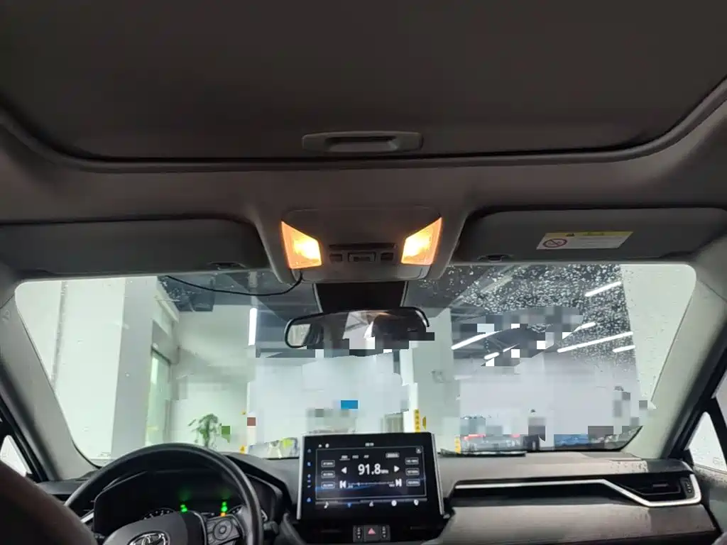 Toyota Wildlander 2020 2.0L CVT AWD Luxury Edition фото 18