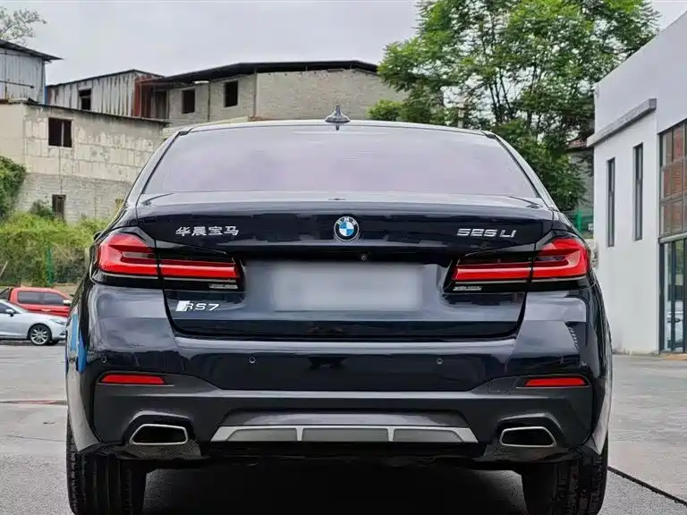 BMW 5-SERIES