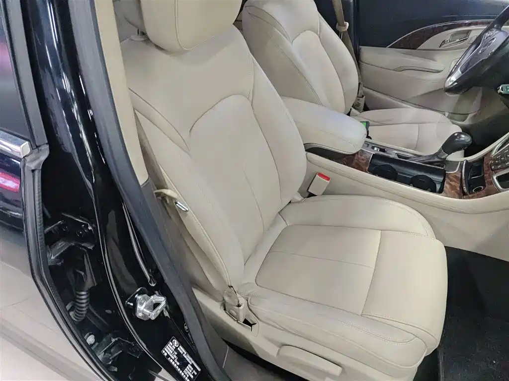 Buick LaCrosse 2013 2.4L SIDI Leading Comfort фото 20