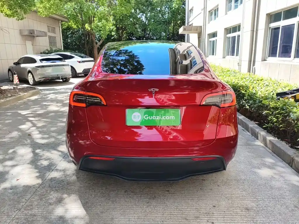 Фото 6 - Tesla Model Y