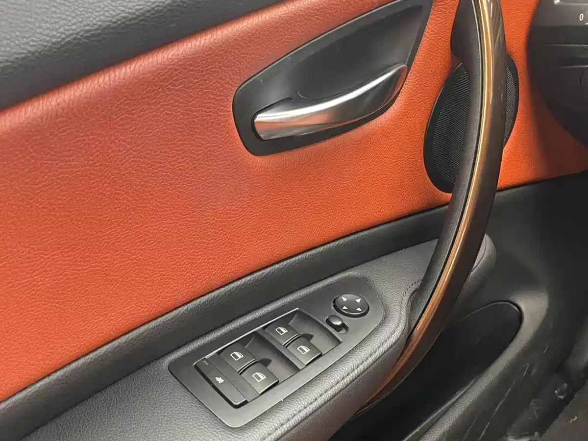 BMW 1 Series (Import) 2010 120i Chocolate Limited Edition фото 15