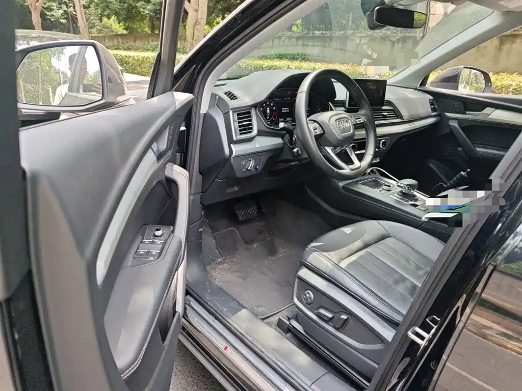 Audi Q5L 2020 Facelift 40 TFSI Honor Fashion фото 12
