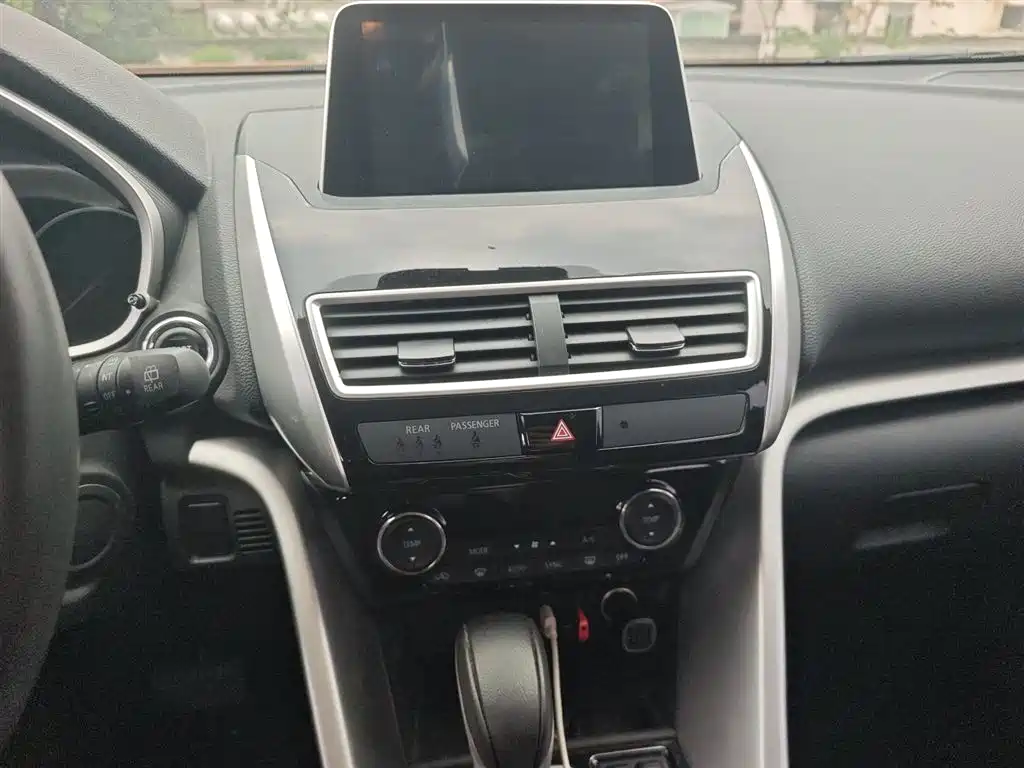 Mitsubishi Eclipse Cross 2019 1.5T CVT 2WD Belief Edition China VI фото 9
