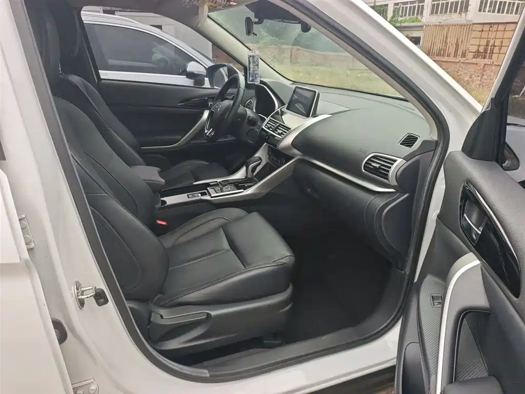 Mitsubishi Eclipse Cross 2019 1.5T CVT 2WD Belief Edition China VI фото 26