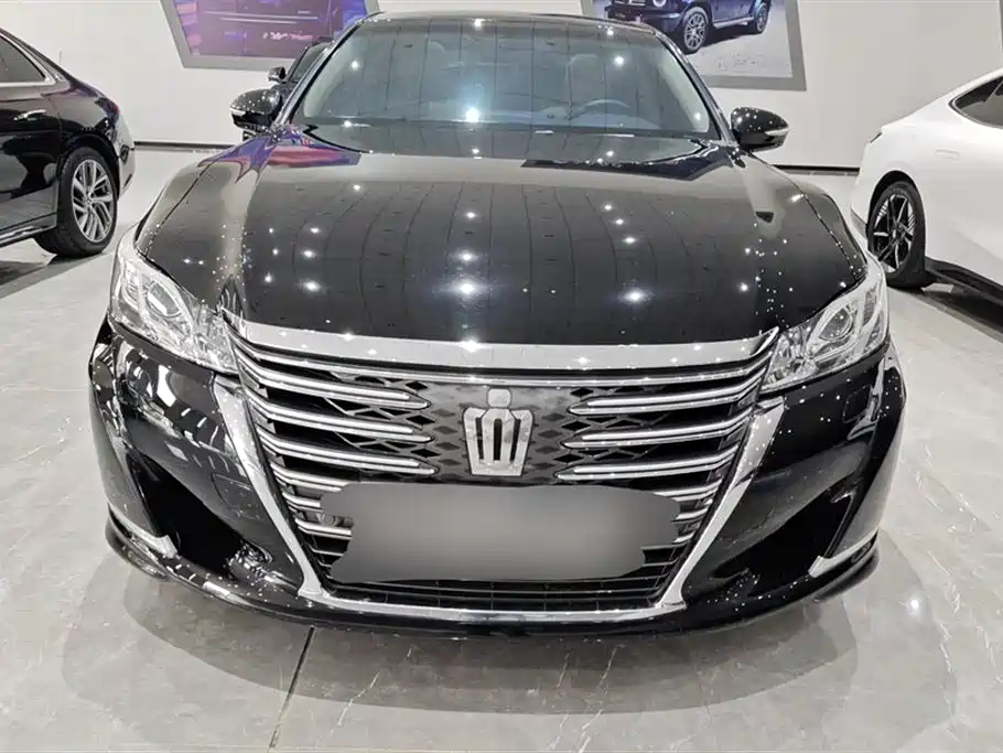 Toyota Crown 2015 2.0T Fashion фото 2