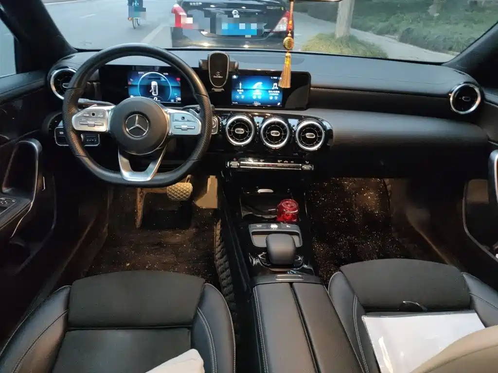 Mercedes-Benz A-Class 2019 A 180 L Sport Sedan фото 5
