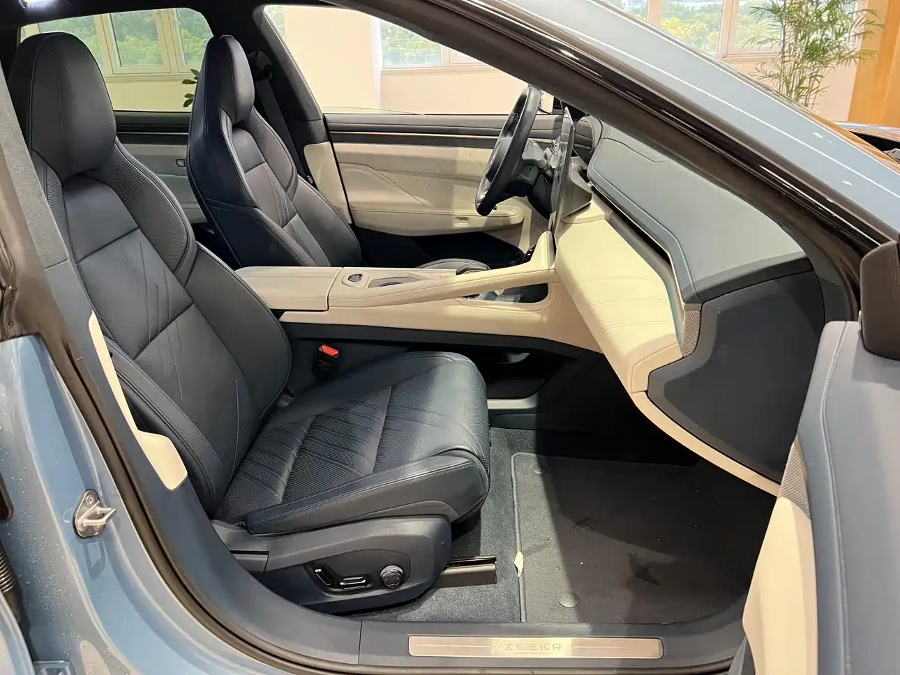 ZEEKR EXTREME KRYPTON 001