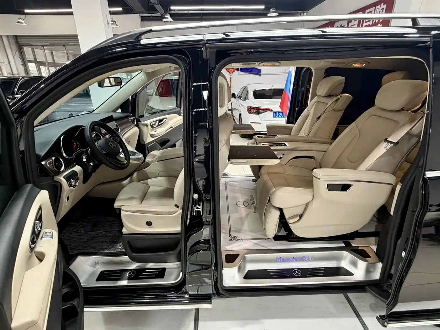 Mercedes-Benz V-Class 2022 V 260 Pilot Edition фото 19