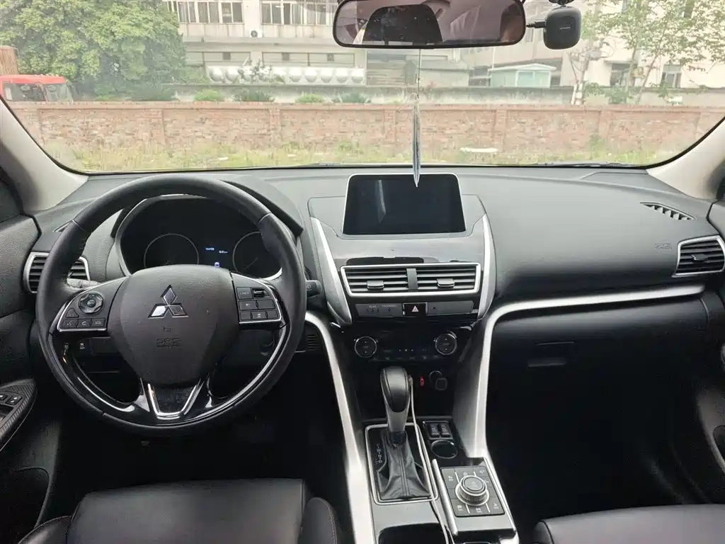 Mitsubishi Eclipse Cross 2019 1.5T CVT 2WD Belief Edition China VI фото 5