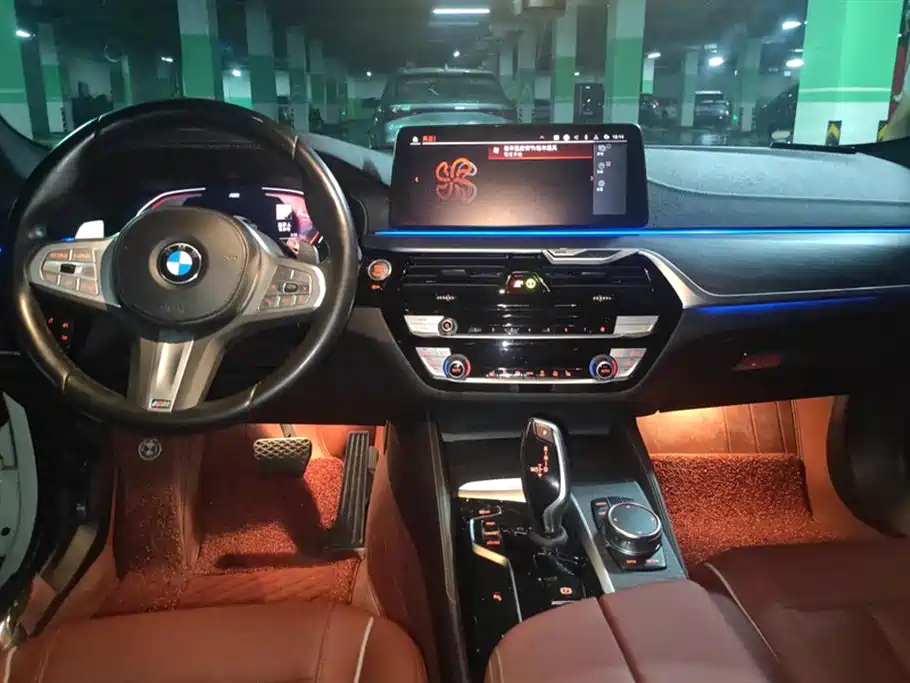 BMW 5 Series 2023 530Li Leading M Sport Package фото 12