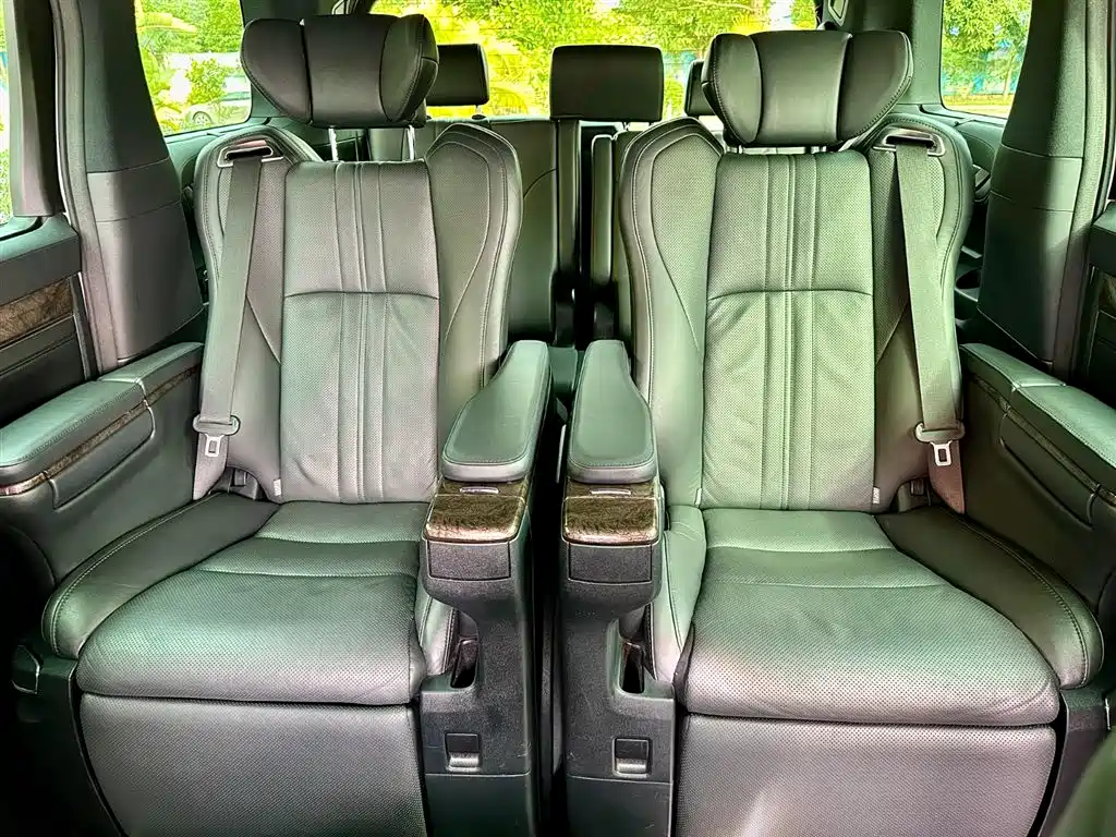 Toyota Vellfire 2019 Hybrid 2.5L HV Premium Edition фото 16