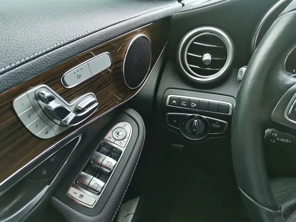 Mercedes-Benz GLC 2019 GLC 260 L 4MATIC Luxury фото 14