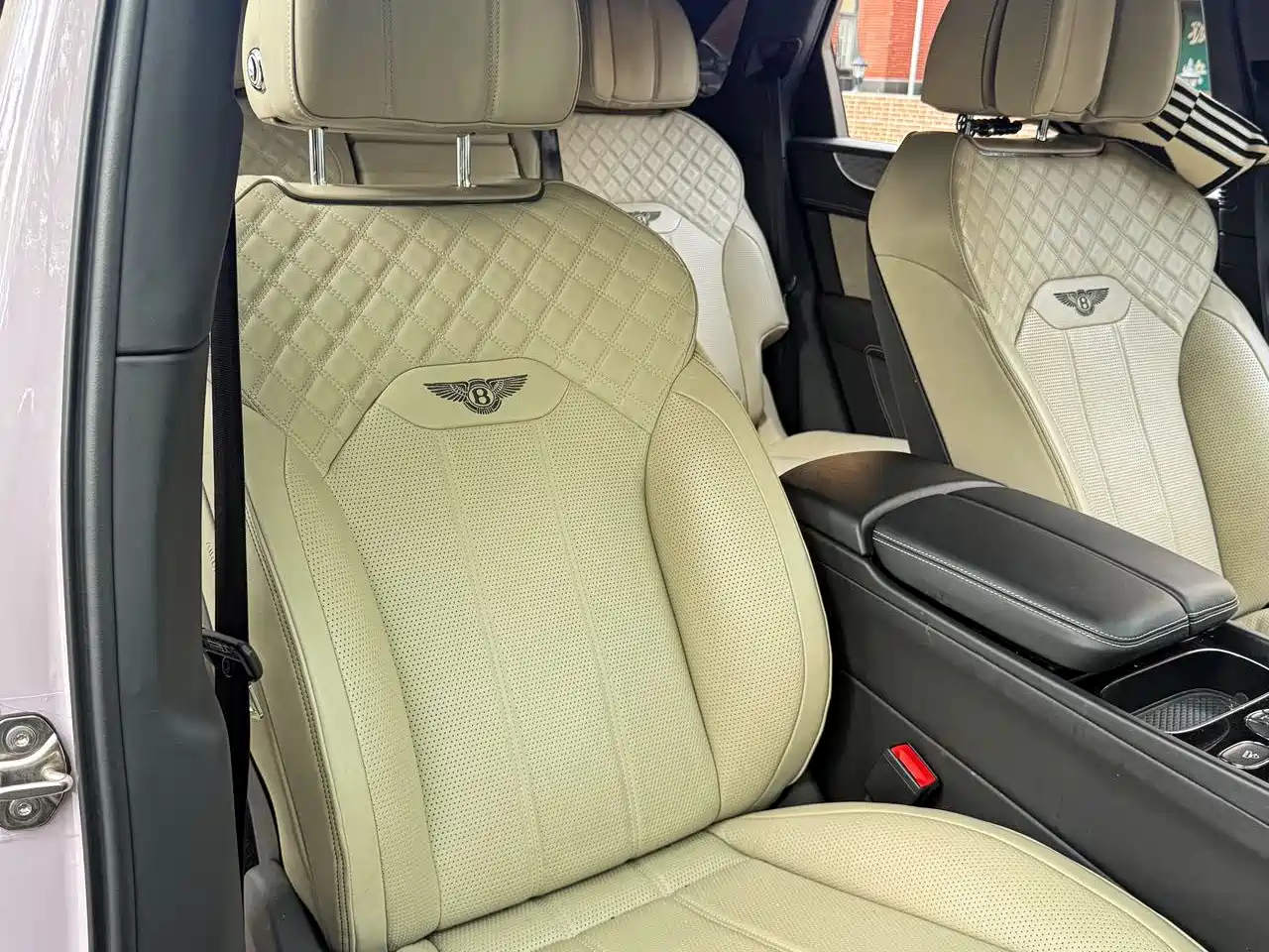 BENTLEY TIMYUE PLUG IN HYBRID