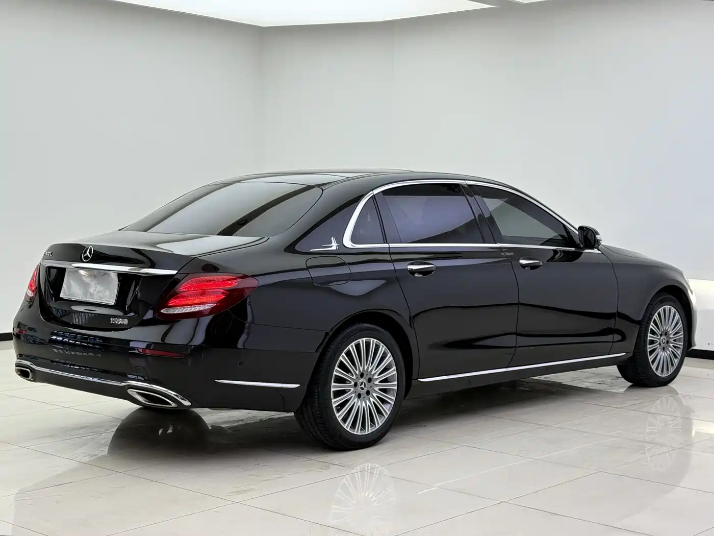 Mercedes-Benz E-Class 2020 E 300 L Luxury Model фото 18