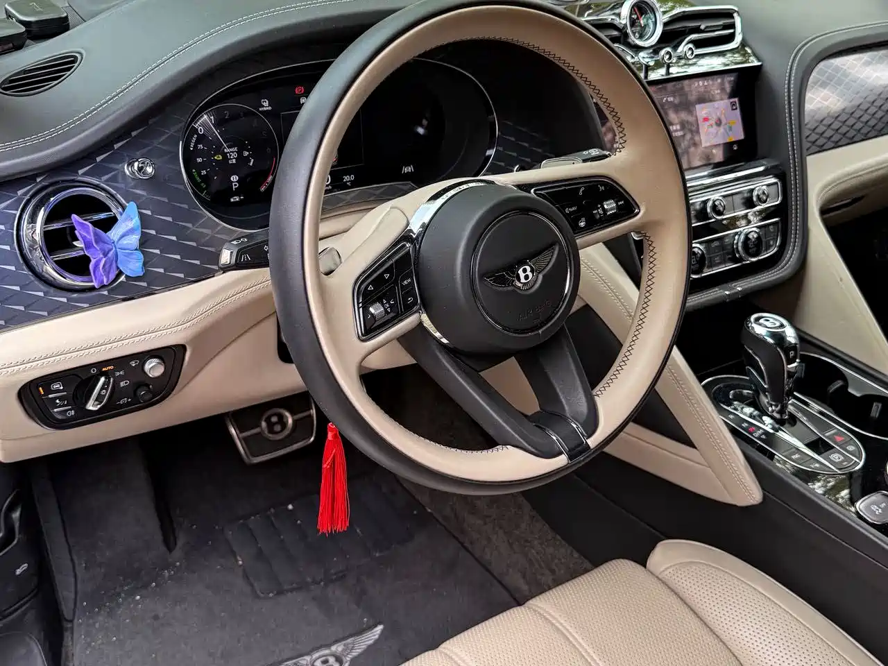 BENTLEY TIMYUE PLUG IN HYBRID