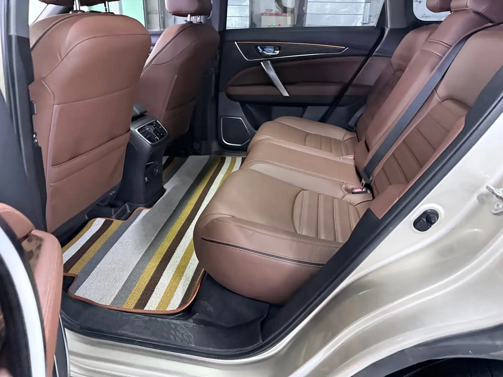 Фото 10 - Honda UR-V