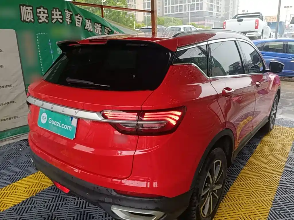 Фото 7 - Geely Binyue