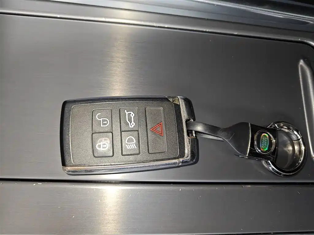 Land Rover Range Rover Sport 2021 3.0 L6 SE фото 9