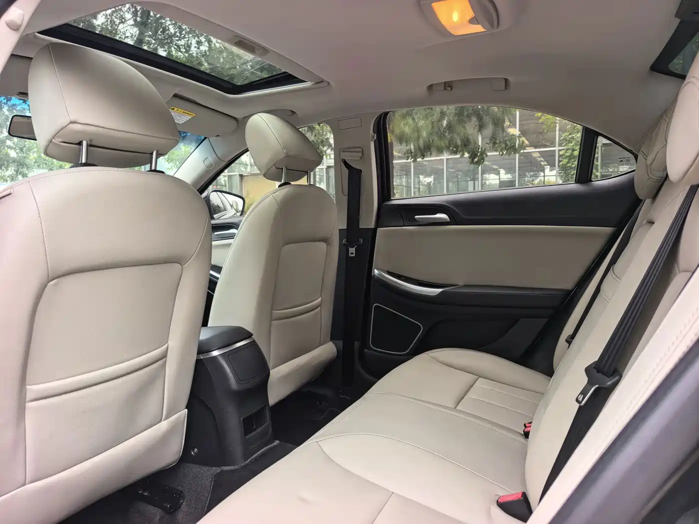 Roewe e550 2017 2016 Exclusive Edition