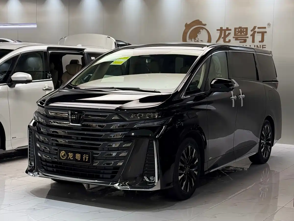 Toyota Vellfire 2024 Crown Hybrid 2.5L Executive Premium Edition фото 2