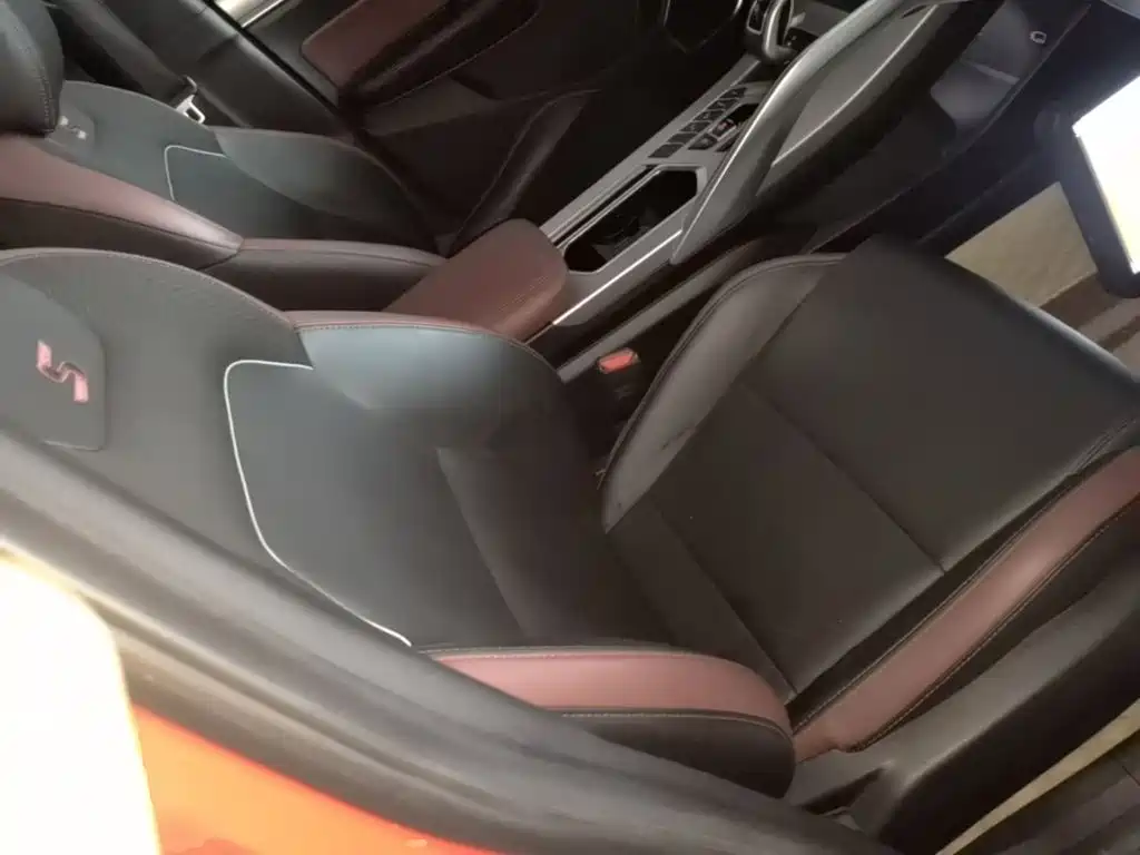 Фото 25 - Geely Coolray