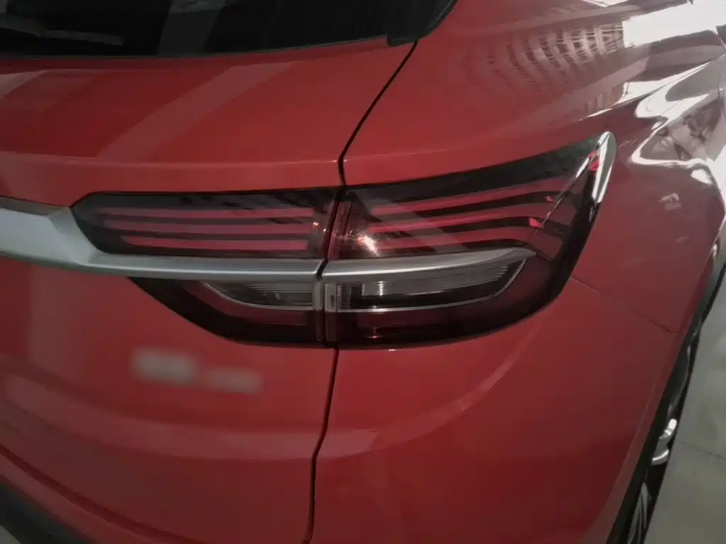 Фото 8 - Geely Coolray