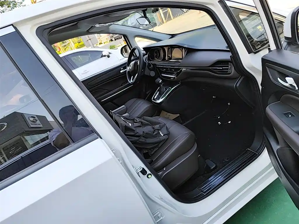 GAC Trumpchi Trumpchi M6 2019 270T DCT Premium Edition (7-seater) (China VI) фото 11