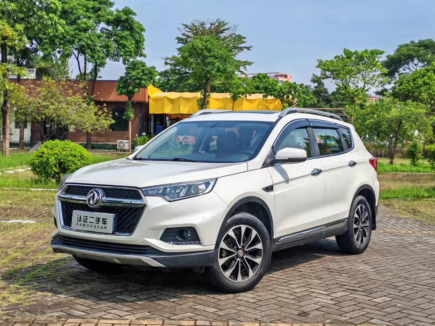 Dongfeng Fengdu MX5 2017 2016 2.0L Automatic Flagship Edition