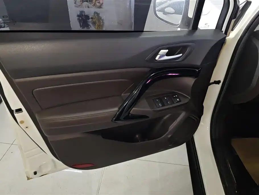 GAC Trumpchi Trumpchi GS4 2017 200T G-DCT 2WD Comfort фото 7