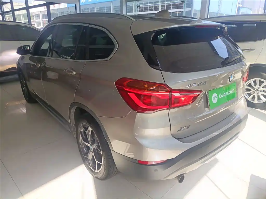 BMW X1 2019 sDrive18Li Premium Model фото 5