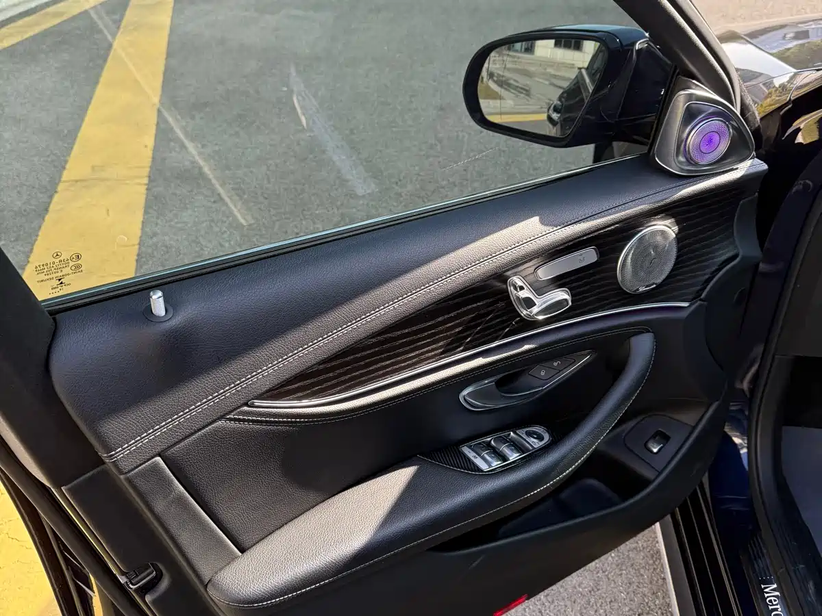 Mercedes-Benz E-Class 2020 Model E 260 L Sport фото 6